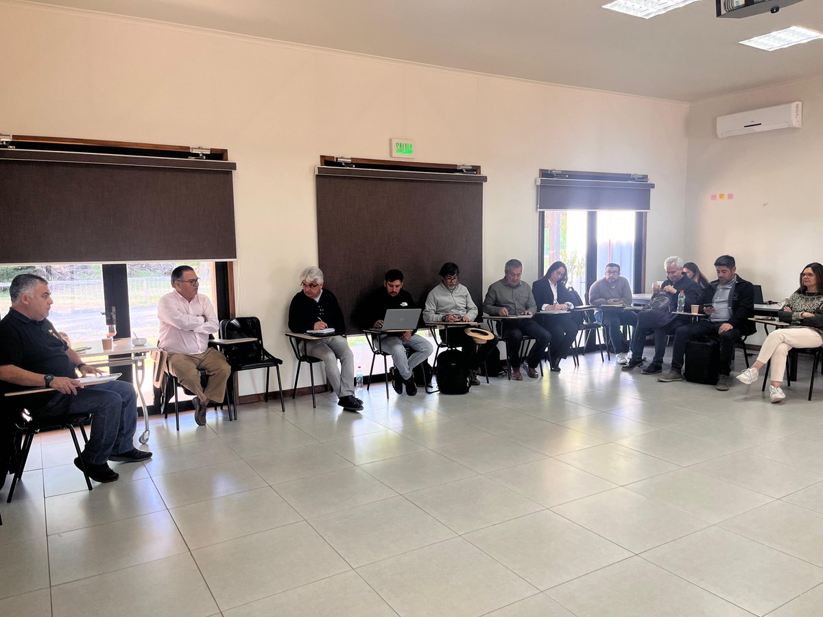 AHORA: En Refinería Bío Bío, continúa la segunda jornada de nuestra asamblea Fenatrapech. En este momento, el Director Laboral, <a href="/NolbertoDiaz/">Nolberto Díaz Sánchez</a>, expone ante las y los dirigentes sindicales. 

#asamblea
#sindicatos
#federación
#refinería
#Biobío