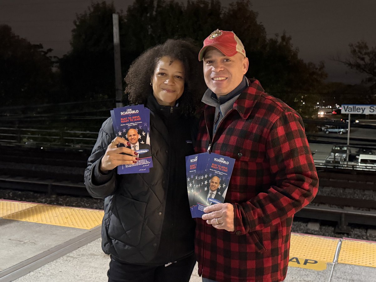 Out early this morning campaigning with Joe Scianablo for Town of Hempstead Supervisor! 

Excited to connect with voters and remind everyone that early voting is happening now.