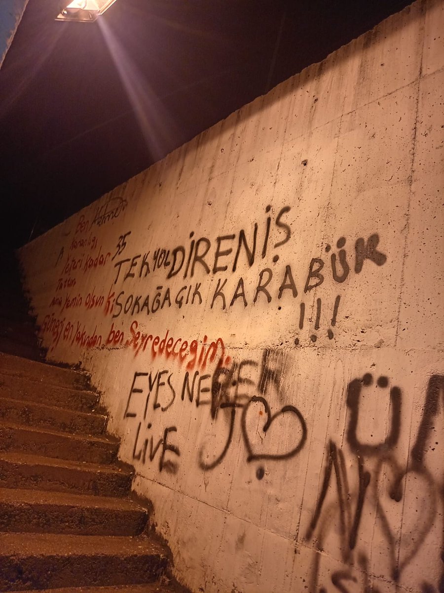 solgenc69's tweet photo. Karabük'ten Bursa'ya devrim ruhu ayakta, liseliler sokakta!
⭐️Laik ve bilimsel eğitim hakkımızı savunuyor, #FaşizmeNotYok diye haykırıyoruz! Okullarımızı neoliberal politikalarının esiri haline getirmeye çalışan #AKPSusacakGençlikKonuşacak ! https://t.co/lOMhzwRMFV