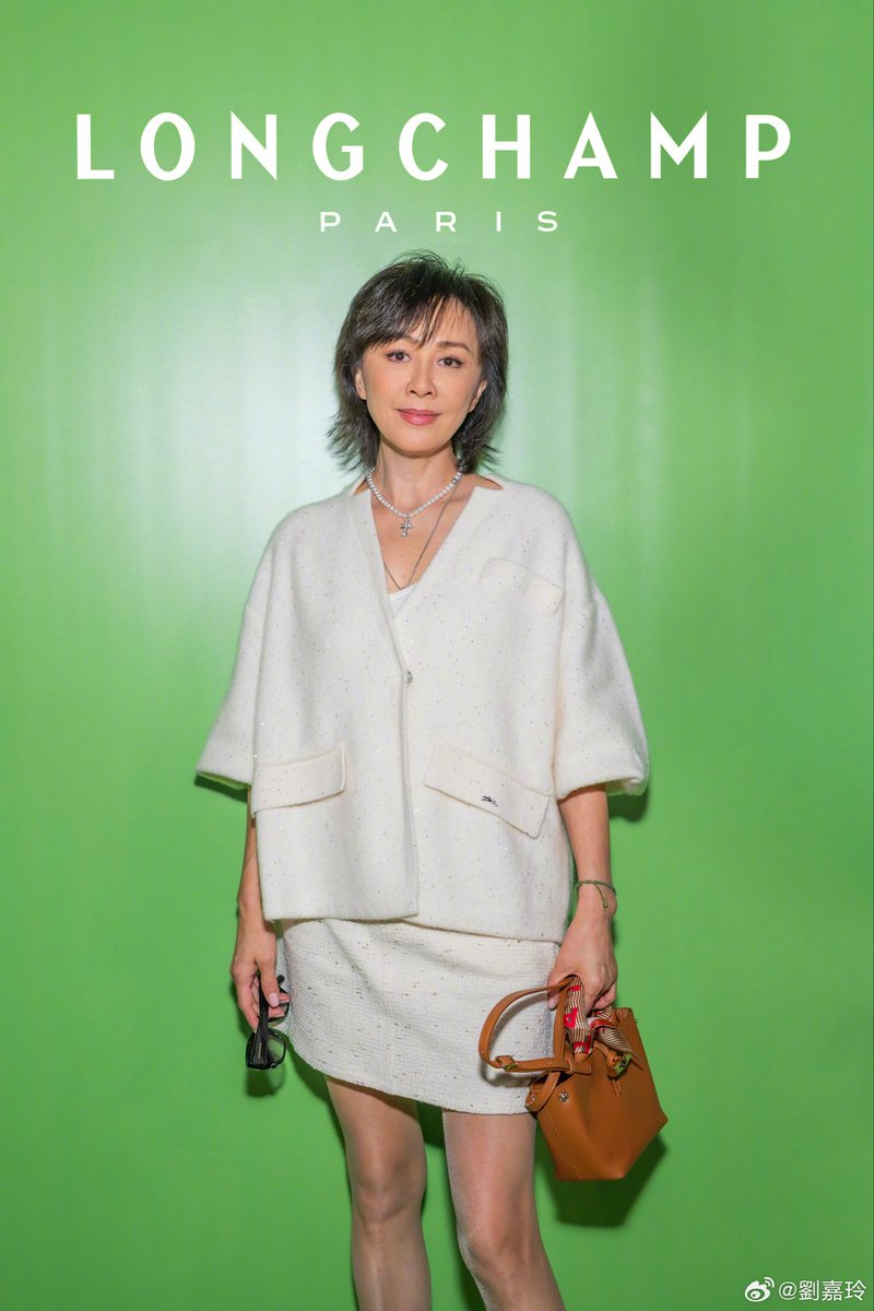 刘嘉玲老骚熟的超级肉丝美腿美脚，太爱了。