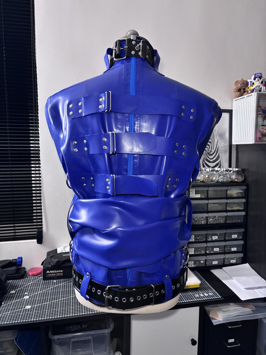 Rubber.li tweet media