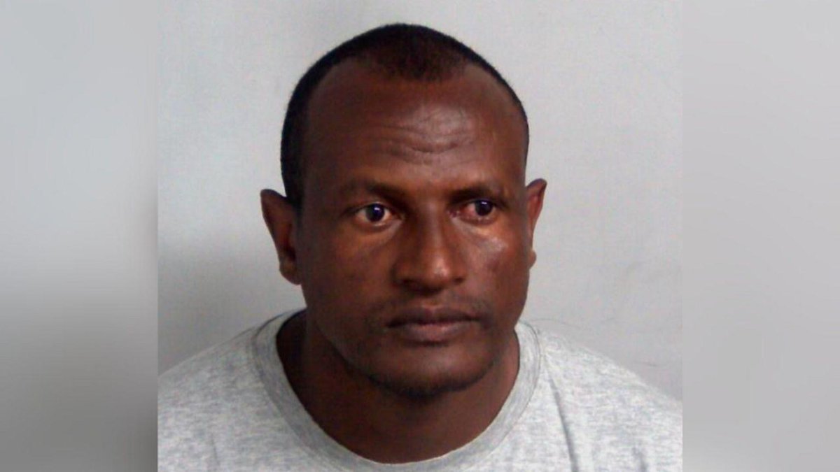 📰:Deported migrant sex offender Hadush Kebatu was given £500 to leave country.🇬🇧🇪🇹

Hadush Kebatu was found guilty of sexually assaulting a schoolgirl and a woman in Epping, Essex, just over a week after arriving in the UK on a small boat.