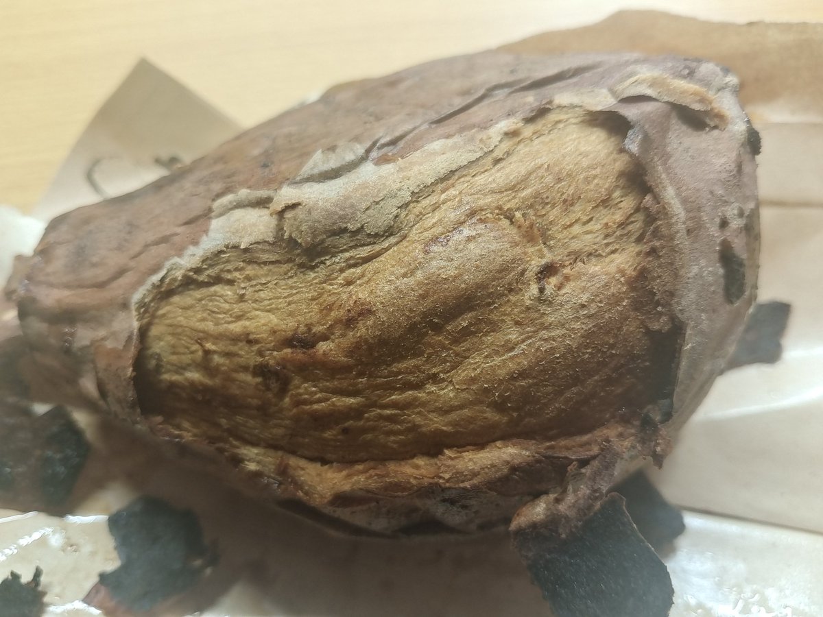 今日红薯
何意味
烤的什么几把
（最后又跑下楼去换了个）