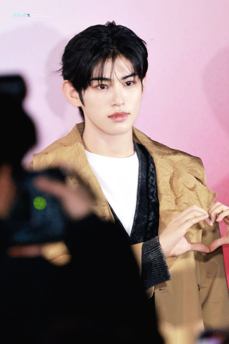 shell_minje's tweet image. 251029 H&amp;amp;M

#킥플립 #KickFlip #민제 #MINJE