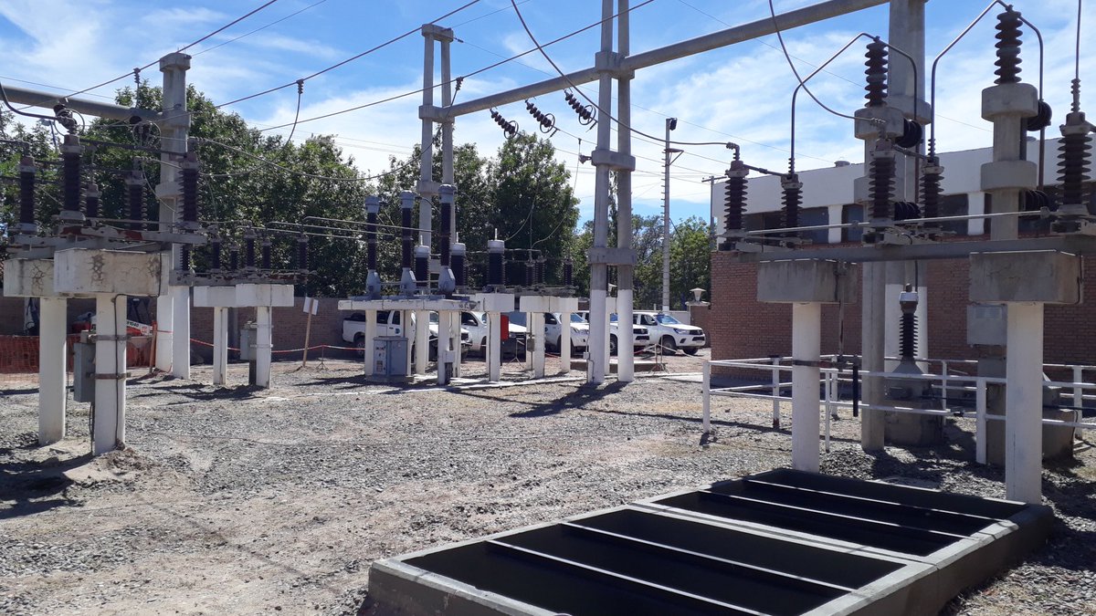 AVANZA LA MODERNIZACIÓN DE LA ESTACIÓN TRANSFORMADORA GRAL ROCA 📣

👉Cinco empresas presentaron sus ofertas técnicas.

⚡️La convocatoria forma parte del plan para fortalecer el sistema eléctrico del Alto Valle.

📲+Info: tinyurl.com/bdxjy454.