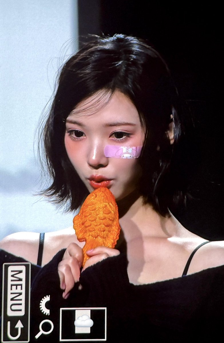 cloud__jw's tweet image. 251029 붕어빵삼백개조공가능 #Hearts2Hearts #하츠투하츠 #H2H #JIWOO #지우