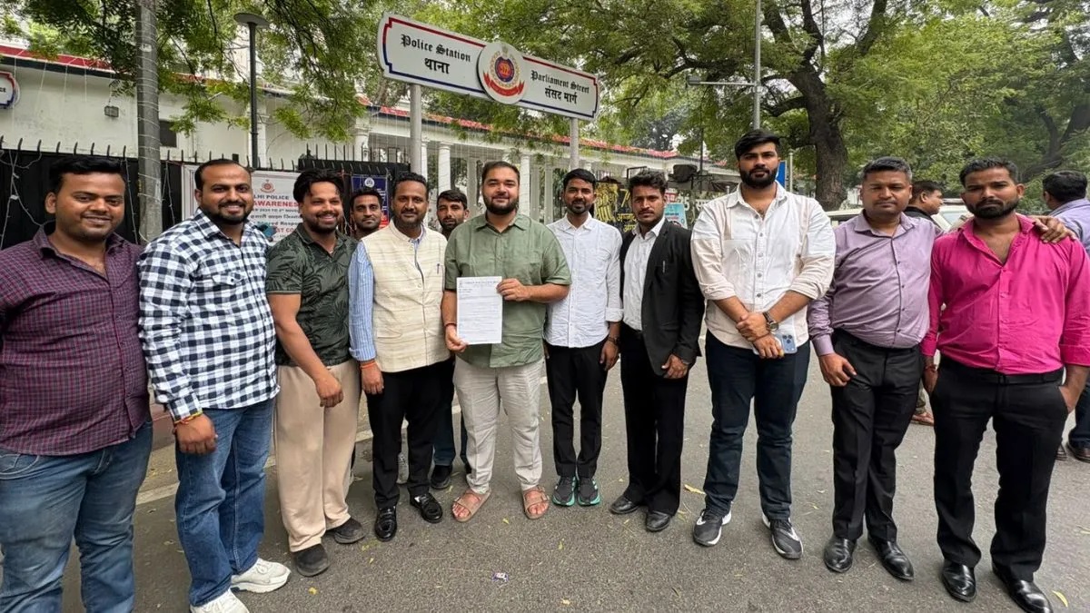 NewsDeshbandhu's tweet image. कांग्रेस ने दिल्ली सरकार पर सवा करोड़ रुपए की &quot;बारिश चोरी&quot; का लगाया आरोप, दिल्ली पुलिस को दी शिकायत 

deshbandhu.co.in/delhi/congress… 

#deshbandhunews #Congress #artificialrain #CloudSeeding #Delhi #youthcongress #breakingnews‌