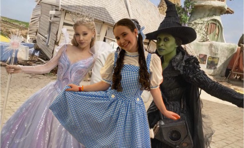 wckd4good's tweet photo. Não sei mais como explicar. Um último texto para tentar expressar mais uma vez meu sentimento intenso por Wicked, peço que leiam com carinho e me considerem para esse dia mágico 💚🩷

@wickedmusicalbr @UniversalPicsBr @tvglobo #EuNaPremiereDeWicked https://t.co/YwgGEzJF3p