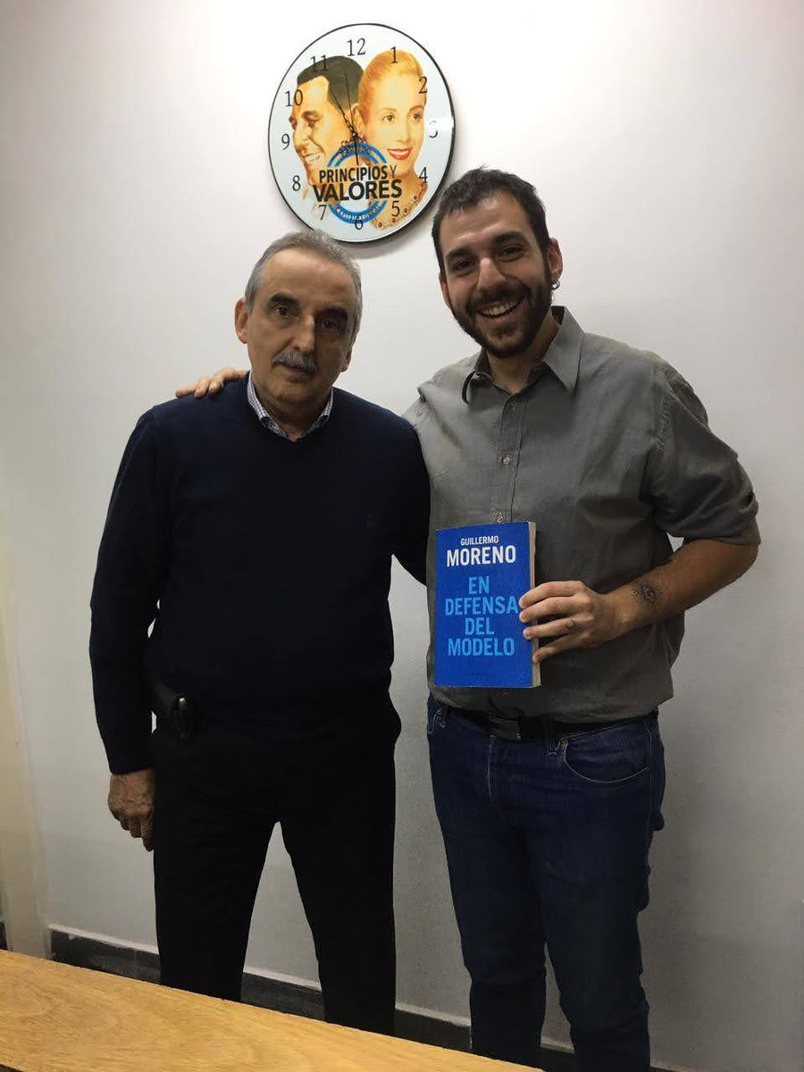 LucasVitry's tweet photo. Guillermo Moreno preso por defender la mesa de los Argentinos. Yo? Soldado de la causa como él me enseño. Viva Peron! https://t.co/3p67ATiTlH