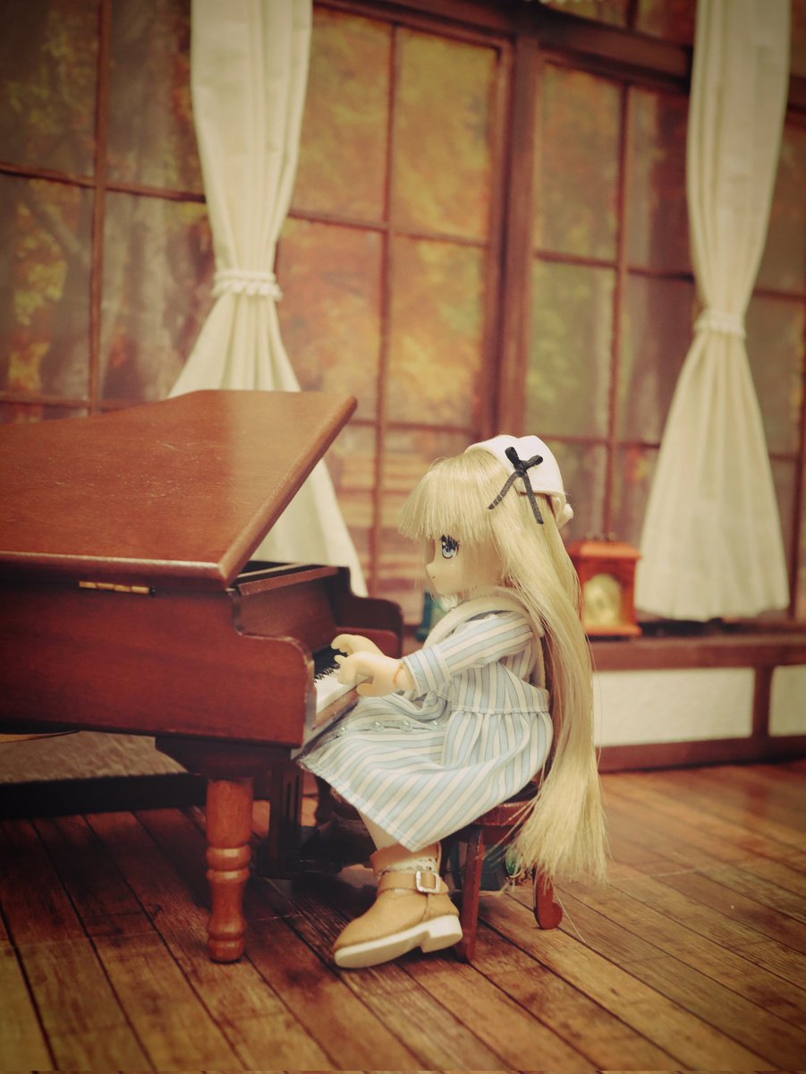 #今夜のドール撮影120分一本勝負
お題「ひく」(過去　既出)

歌うようにまっすぐに♪　歌の上をのびていく♪
ほかには何もできない♪　時のすべてを預けながら♪

Allegro Cantabile/SUEMITSU &amp; THE SUEMITH
#LilFairy