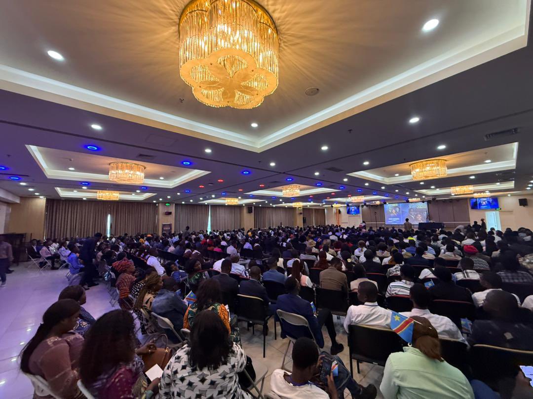 Lubumbashi la jeunesse en action !
Tout est fin prêt pour les consultations nationales avec S.E. <a href="/GraceKutino/">Grace Emie Kutino</a>.
🇨🇩 #LEO_NI_VIJANA