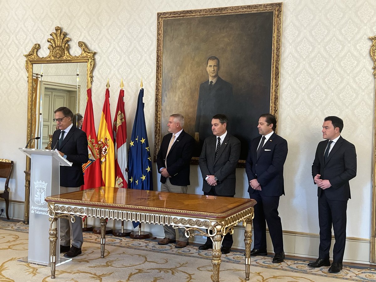 XRBustelo's tweet image. ✅ Encantado de haber participado en la recepción del @aytoSalamanca a la delegación de Carolina del Norte,  dentro del proyecto #IberoBio. Seguro que de aquí salen proyectos de interés para el @ciccancer de #Salamanca en el ámbito de la oncología. @EastCarolina @crescent_bio