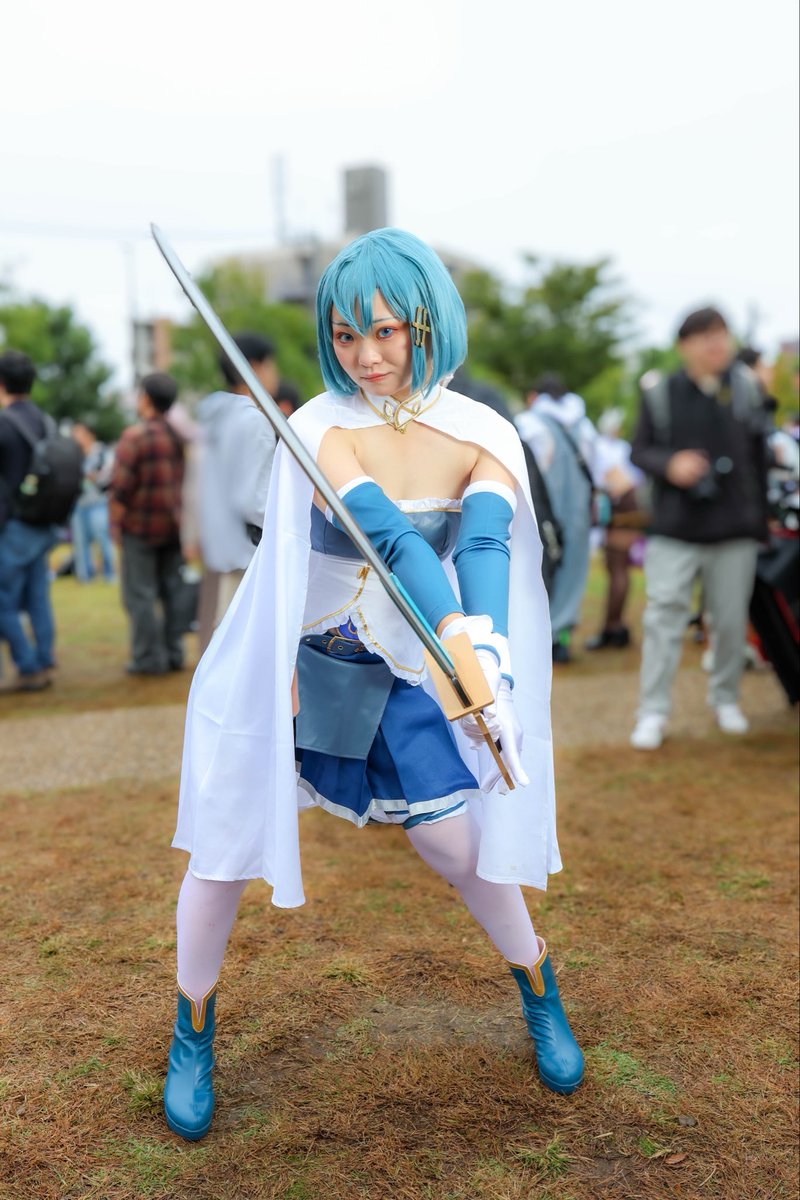 Bigltachi's tweet photo. コスプレ
魔法少女まどかマギカ／美樹さやか

＿＿＿＿じゃあ
　　　あんたが戦ってよ＿＿＿＿＿＿

#池ハロ2025 #池ハロ

カメラマン様はツリーにて https://t.co/ypMSZIsaxt