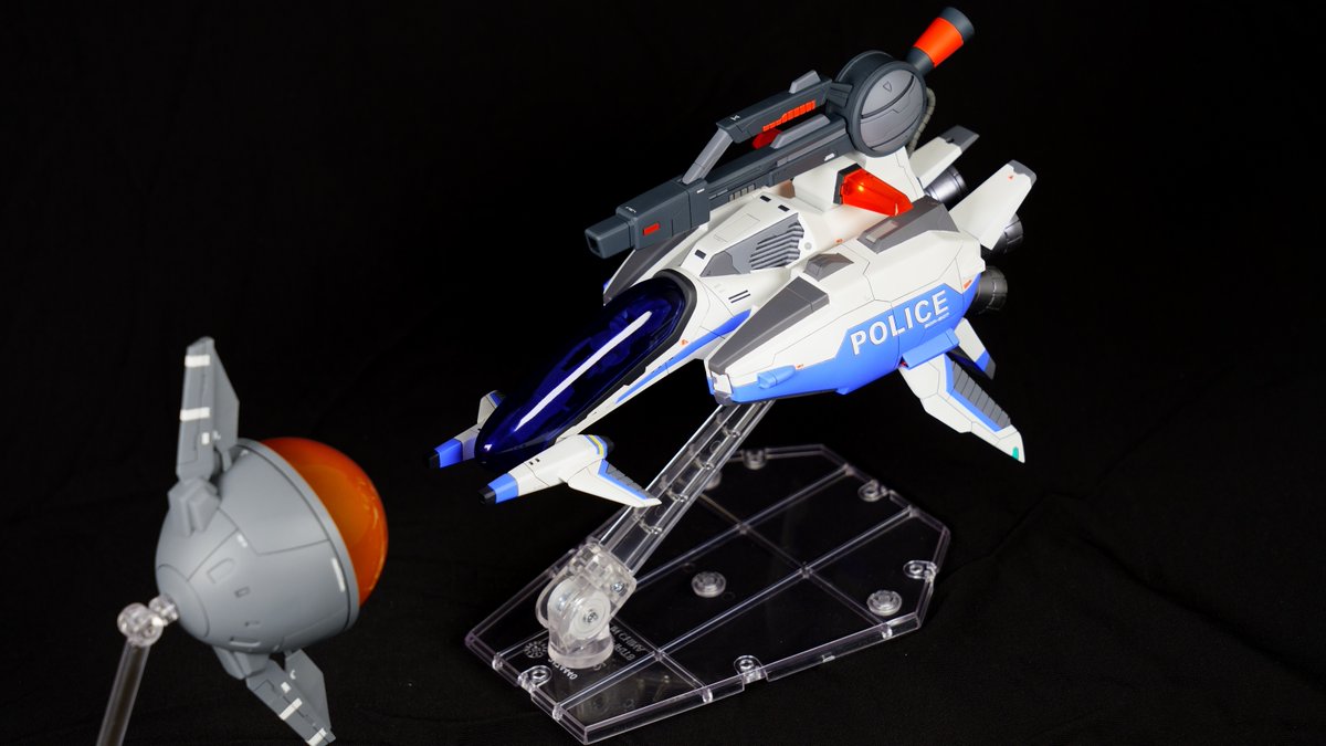 tobinyan's tweet image. R-TYPE FINAL2よりR-11B PEACE MAKERを塗りました。
原型は三毛労：猫屋敷氏（@VicViperBP_827z）
大好きな機体なので宇宙一かっこよく塗りました。
パトランプはマグネットスイッチにより外部から点灯・発光・明滅の切り替えが可能。宇宙一かっこいいです。
#rtypefinal2