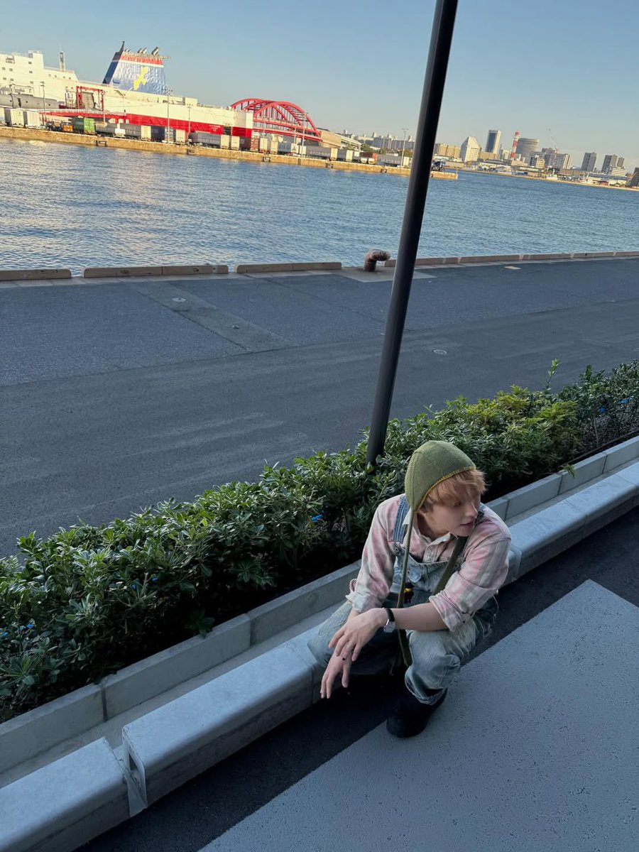 hongsmilk (⁠｡⁠･⁠ω⁠･⁠｡⁠)⁠ﾉ⁠♡