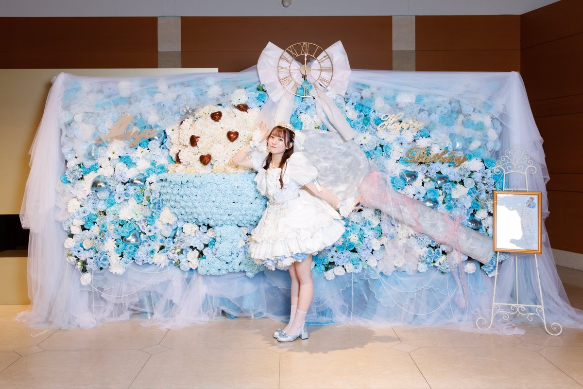 💐︎︎🍨梅田みゆxスタンドフラワー🍨💐 大好きなアイスとスプーン