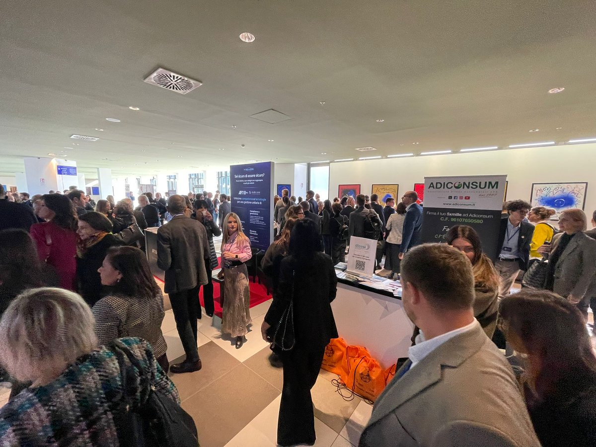 adiconsum's tweet photo. #29ottobre #Bologna #Adiconsum pronta col suo stand al #GDPRDay

#DicoSì #cyberprotection #cybersecurity #diritti #consumatori #privacy #truffe https://t.co/zx3tB8zqvz