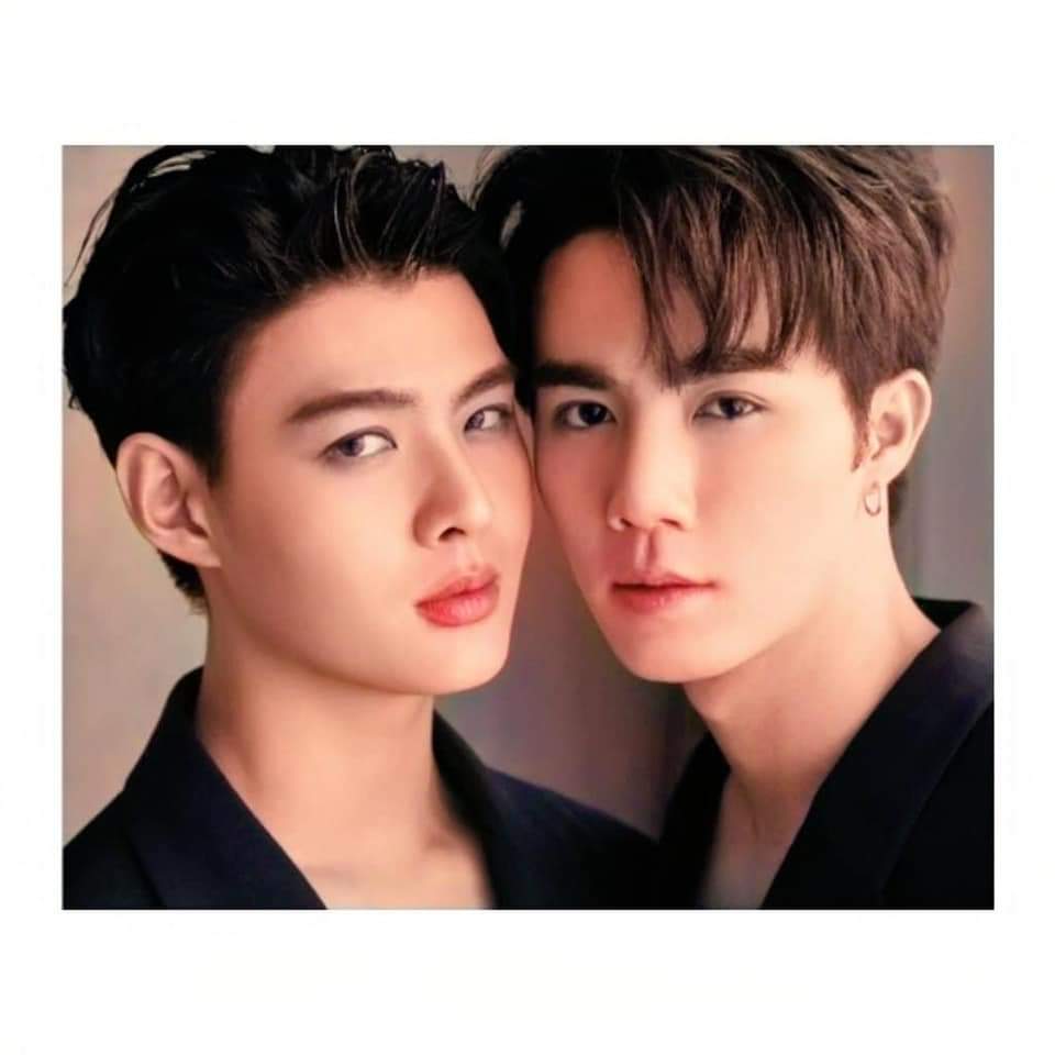 Stefanie_0621's tweet photo. The days may get colder, but these two amazing guys never fail to make me feel warm inside. 💙❤️💜
Cozy autumn with ZS
#autumnvibeZS #CactuZS #ZaintSee #ZeePruk #Saint_sup https://t.co/7qSWmcMxo4