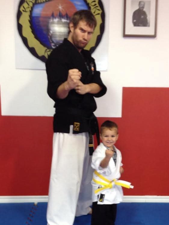 senseipascal's tweet image. 😍 La "job" (parce que c'est une vocation), tu la fais pour des moments comme celui-là !

Des 'tites bettes toutes pleines de fierté comme ça, c'était mon carburant au quotidien. 😊

#karatelifestyle #karatelife #karatesensei #karate #karatesunfuki #karatelovers #karatekids