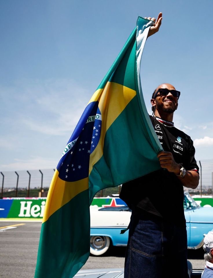 afterracing_'s tweet photo. ELE ESTÁ VOLTANDO PRA CASA 🇧🇷 https://t.co/TYNQtEThgO
