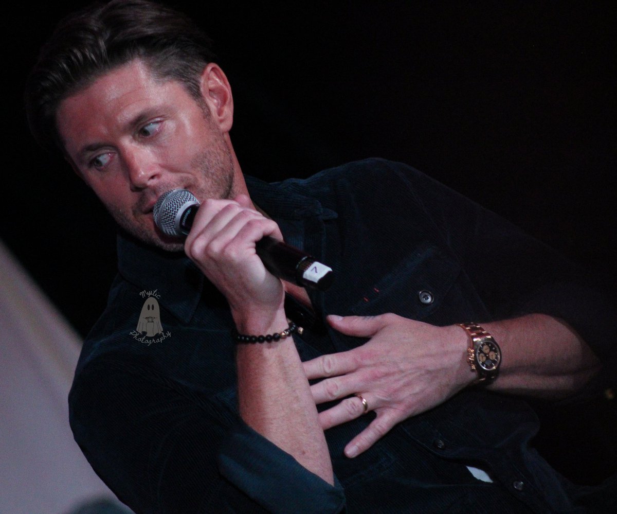 __mysticphotos's tweet photo. Woohoo my flight to #spnnash is tomorrow! I leave before the sun really gets up but always worth it. As excited to see this man sing again!
Vancouver September 2025. #Jensenackles #acklesnation #spnfamily #spnvan https://t.co/pgbohp44Wn