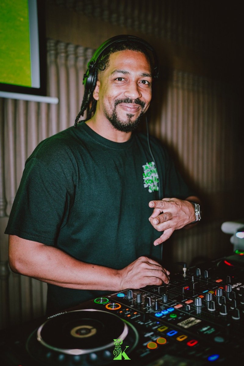 hdrsby_kattegat's tweet image. DJ Leo on the decks — blending rhythm, soul, and pure energy into every beat.🔥

#DJLeo #GrooveArchitect #BeatMaster #SoundVibes #PartyEnergy #GoodMusicOnly #DJLife #BehindTheDecks #KattegatApp #TalentBooking #HiddenDiversions #MusicInStyle #DubaiNights #VibeCurator