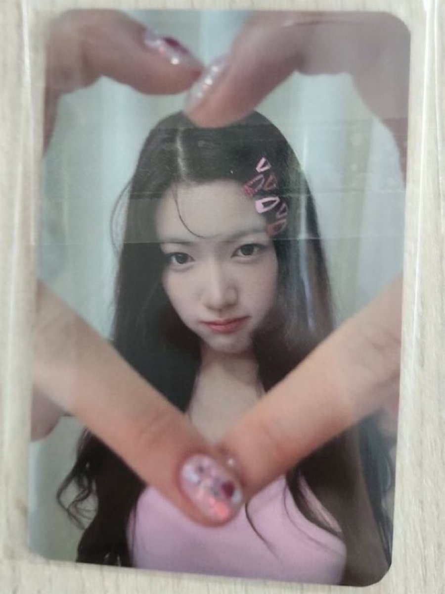 yangdo676475's tweet photo. 앳하트 팬싸 팬싸인회 미공포 양도

미개봉
네모즈 팬싸인회 
서현 0.5

나현 미치 포카 unopened 케이틀린 아린 서현 봄 공방 앨범 대리 폼림 https://t.co/NT7D8ZY9Fl