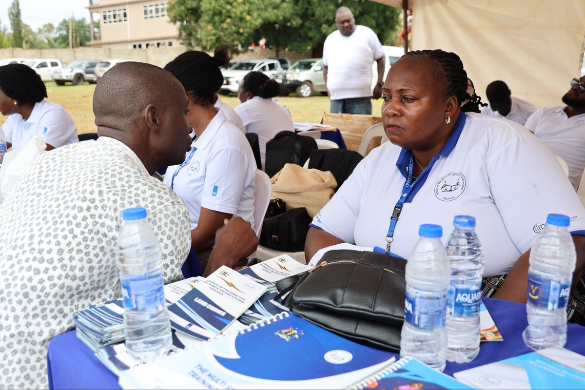 ODPPUGANDA's tweet photo. Members of the public having one-on-one interactions with ODPP staff this afternoon Mbale city for advice and guidance on any criminal legal issues and inquiries. #PeopleCenteredJustice #ODPPUGANDA #GBVPrevention #LandCrimes #RefugeeProtection #JusticeForAll #IDLO #KingdomofNetherlands