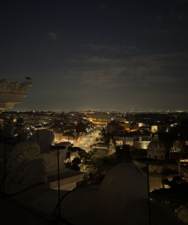 ceelune_'s tweet photo. rome at night 🌠 https://t.co/T2RAOLZEiT