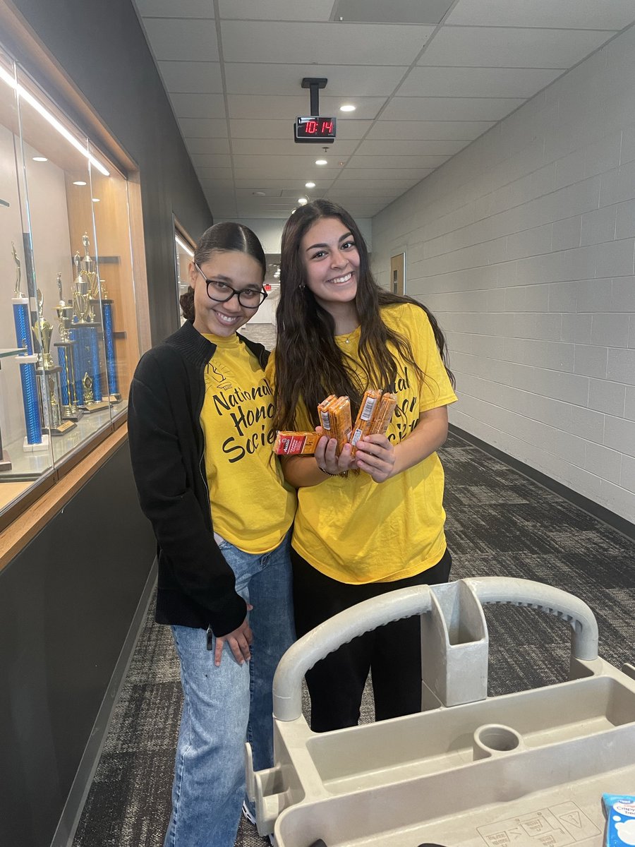 LSHS National Honor Society tweet media