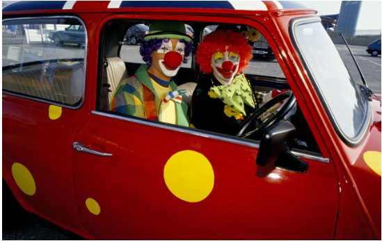 SalfordMe2023's tweet photo. Live footage of Anderson &amp; Farage on their way to PMQs https://t.co/3oo7uTFpmz
