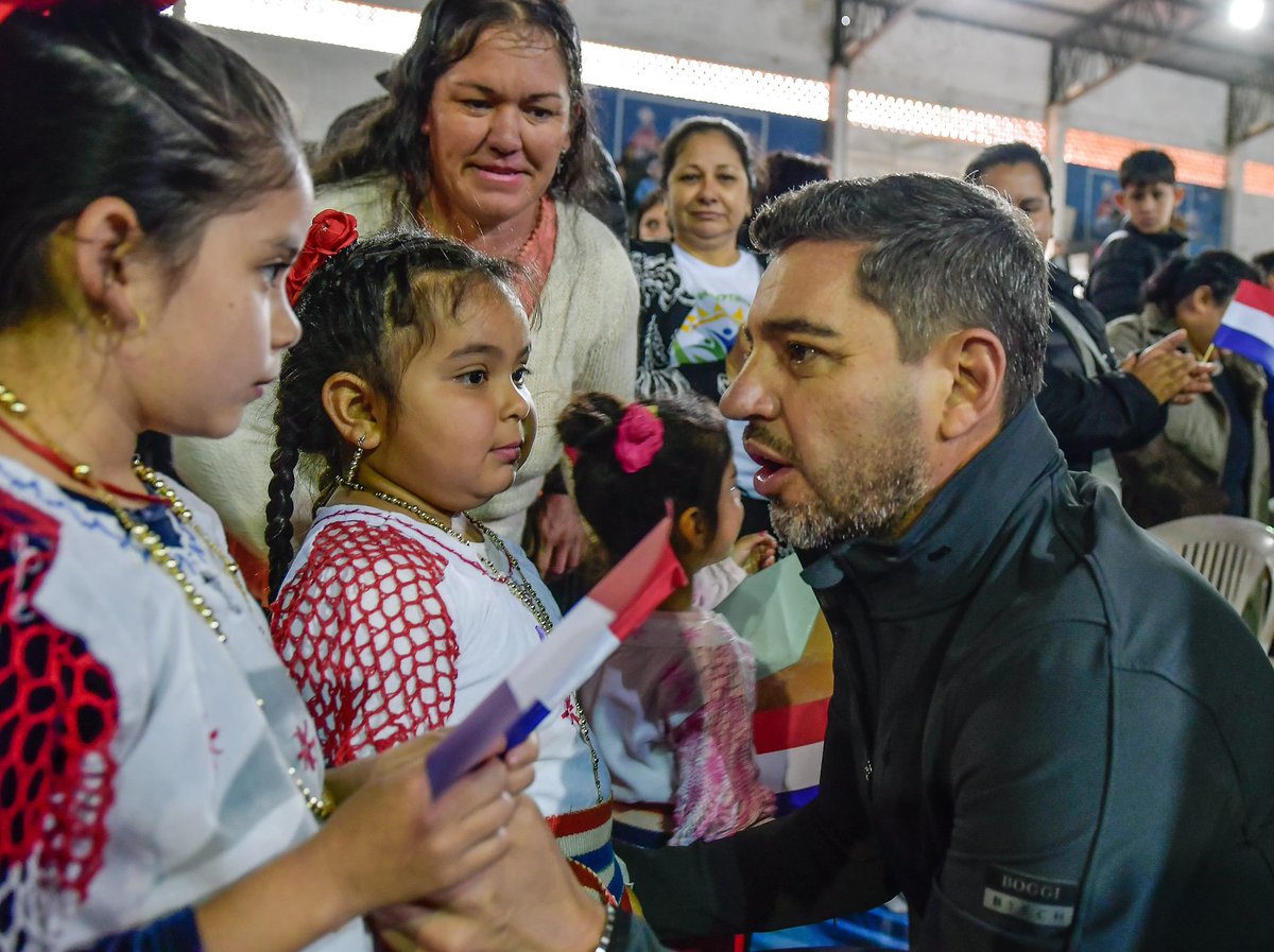 Tekoporã beneficia a 22.455 familias en Central

El vicepresidente <a href="/AllianaPedro/">Pedro Alliana</a>, acompaña al presidente <a href="/SantiPenap/">Santiago Peña</a>, en la gran jornada de gobierno en Itauguá, dónde miles de compatriotas reciben apoyo del  Gobierno del Paraguay.

El Ministerio de Desarrollo Social procedió en