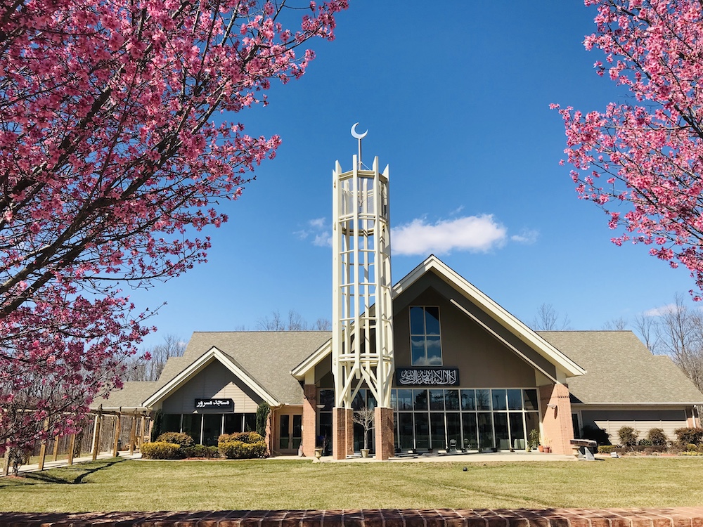 PotomacLocal's tweet photo. Interfaith leaders explore ‘The Concept of Peace in Religion’ at Masroor Mosque https://t.co/B6zAJCoq2K https://t.co/UwoUCoey5W