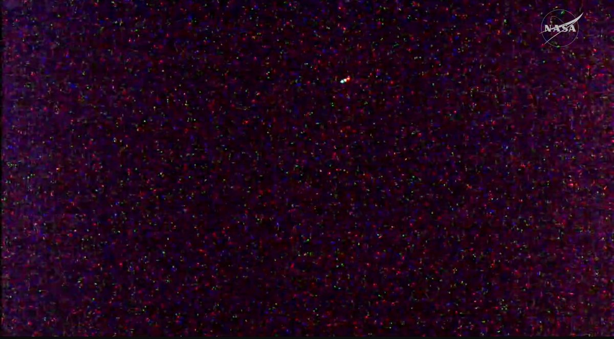 JAXA HTV-X1 Cargo Rendezvous and Capture youtube.com/live/OXm8uc5OB… <a href="/YouTube/">YouTube</a>より

HTV-Xが見えてまいりました！ドット絵みたいでかわいい。
ランデヴーなんですねぇ。逢引きっていうイメージが強くてロマンチック〜🥰