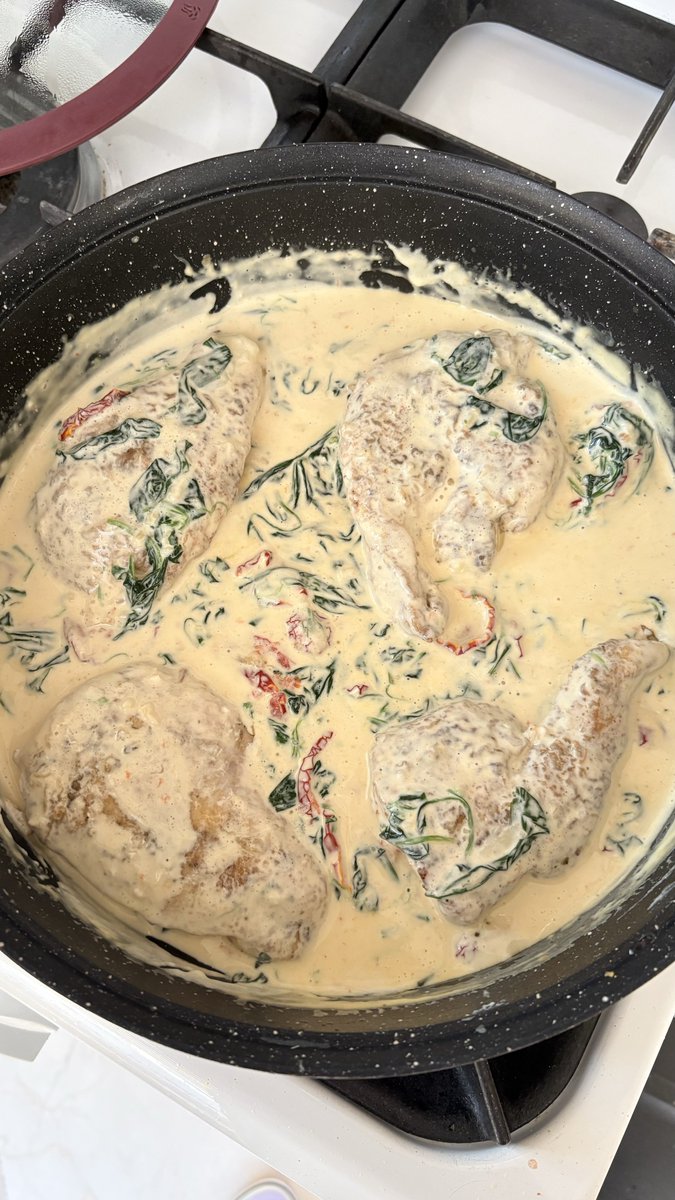 YssssssssGh's tweet image. این پاستائه که دختره رسپیش رو برام فرستاد رو درست کردم و انقدر خوب شد که می‌خوام گریه کنم.