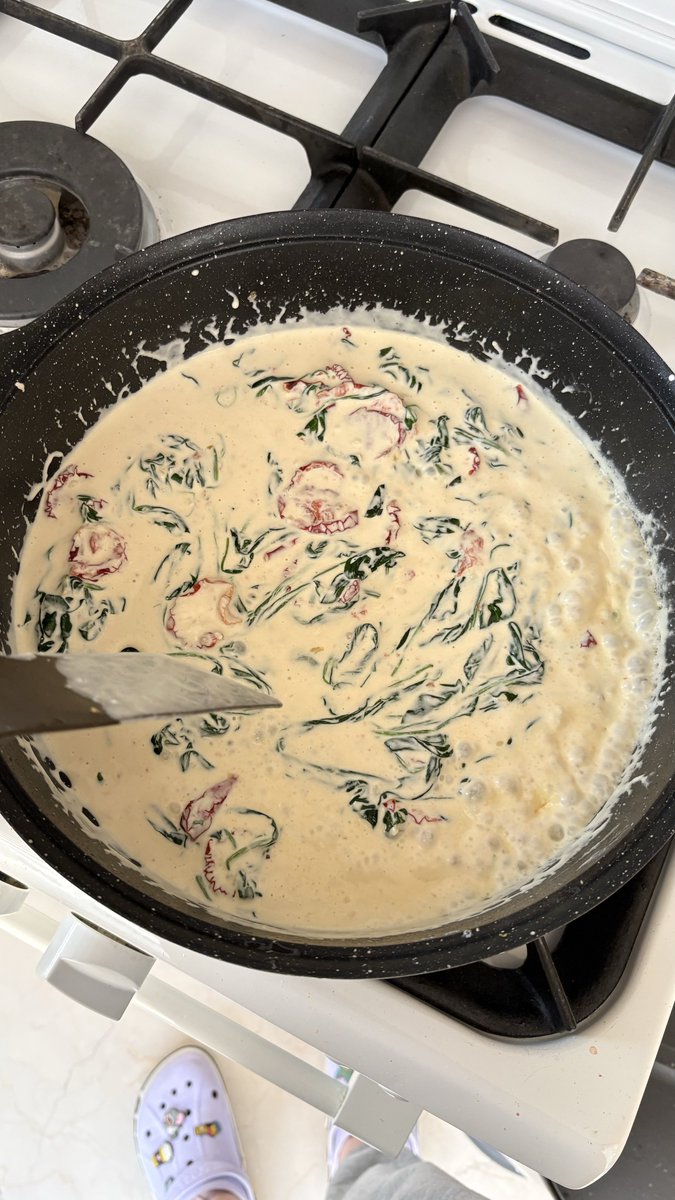 YssssssssGh's tweet image. این پاستائه که دختره رسپیش رو برام فرستاد رو درست کردم و انقدر خوب شد که می‌خوام گریه کنم.