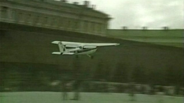Trigger_Treats's tweet photo. @ExIntel1 @sentdefender Not like this is the first time. 

May 1987. 18-year old West German kid flew a Cessna 172 from Helsinki all the way to Moscow and landed in the middle of Red Square. https://t.co/lt4NecfpHW