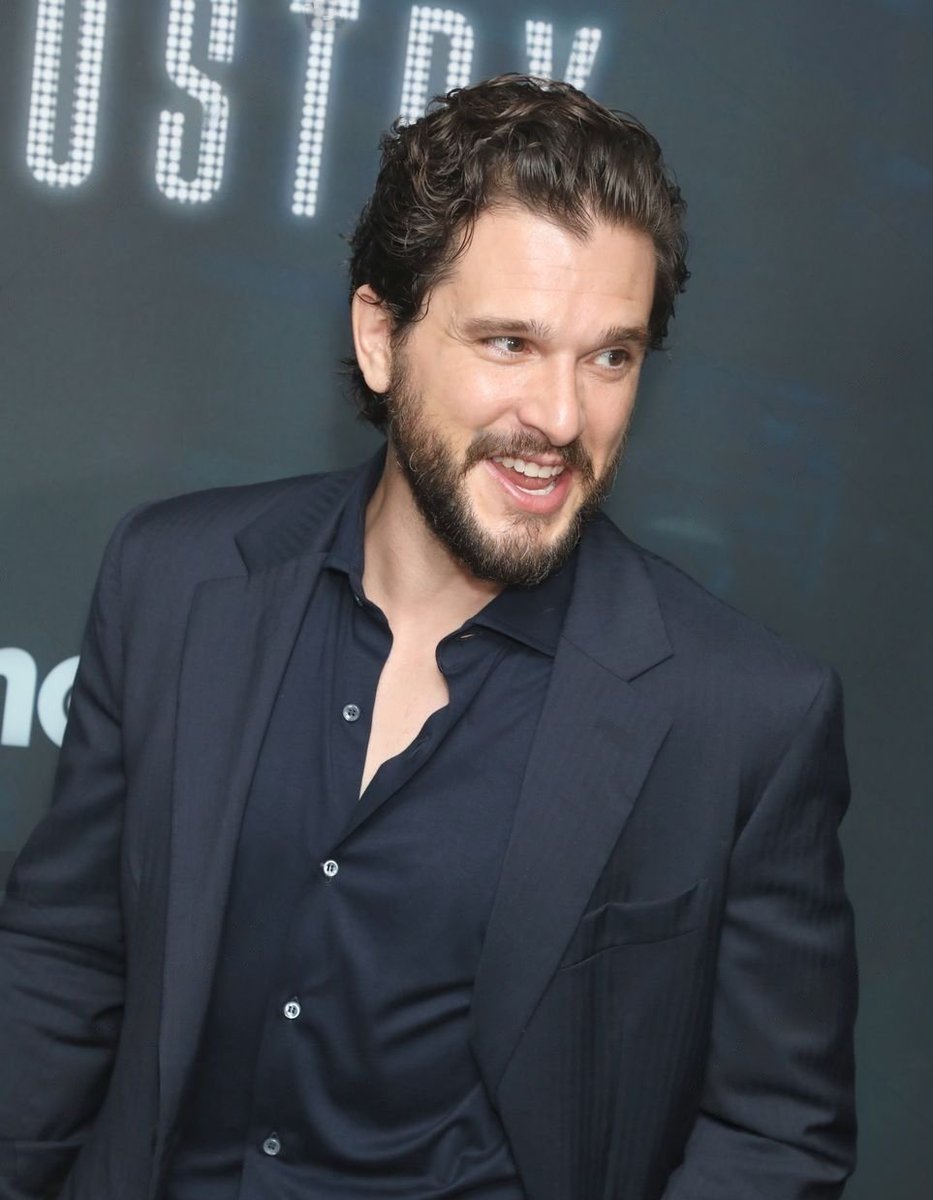 kissedbyjonsnow's tweet image. I&apos;m seriously suffering from not getting to see enough of Kit Harington this year😭 come back to us mate!