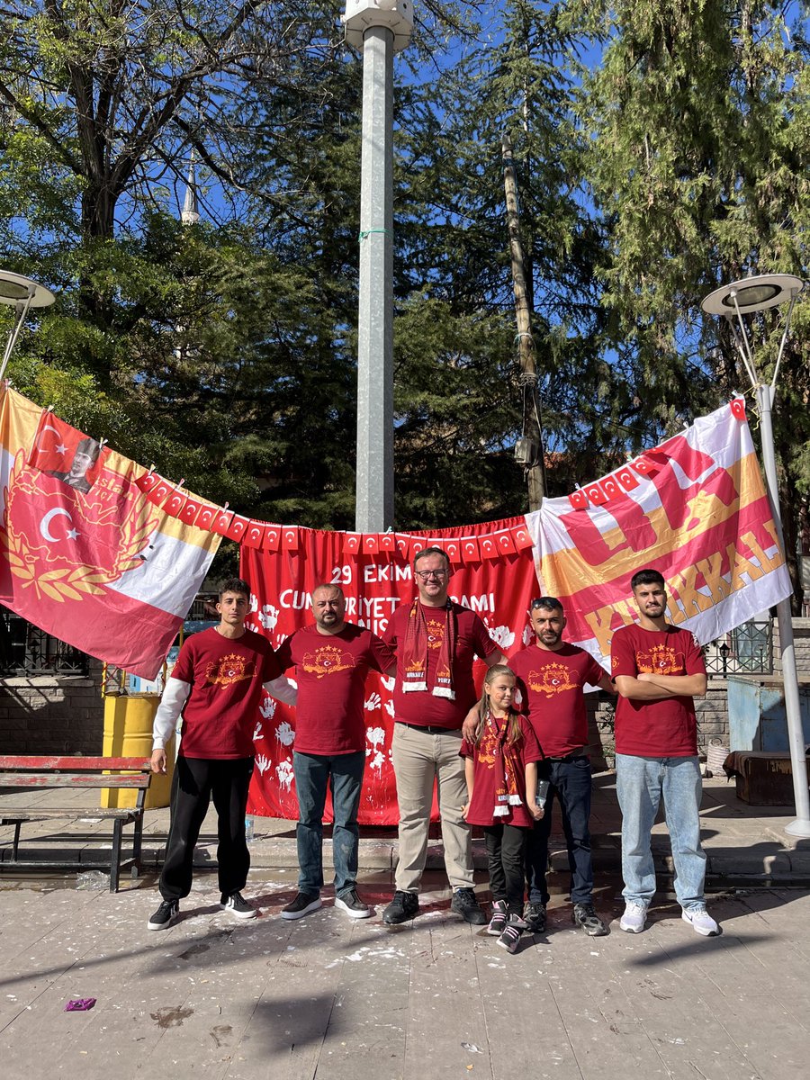 Bir milletin yeniden doğuşu, bir ulusun onurudur Cumhuriyet!

Bu emaneti sonsuza dek yaşatmak bizim görevimizdir.
🇹🇷 29 Ekim Cumhuriyet Bayramımız kutlu olsun!

#uAKırıkkale
#uAYurtiçi
#Cumhuriyet102Yaşında