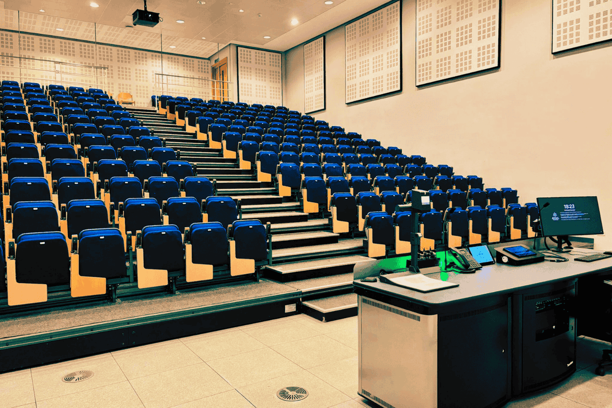 rocheav73's tweet photo. ๐ธ๐ธ This weeks #PROjectPics take us to some recent #Teams upgrades in the Dalton Building at @ManMetUni... ๐ธ๐ธ
@panasonic x @Crestron x @TeamMateWorld x @WolfVision_EU x @Sennheiser
#avtweeps #project #university #lecturetheatre #installation #avinstallation https://t.co/kTQPqRzh0O