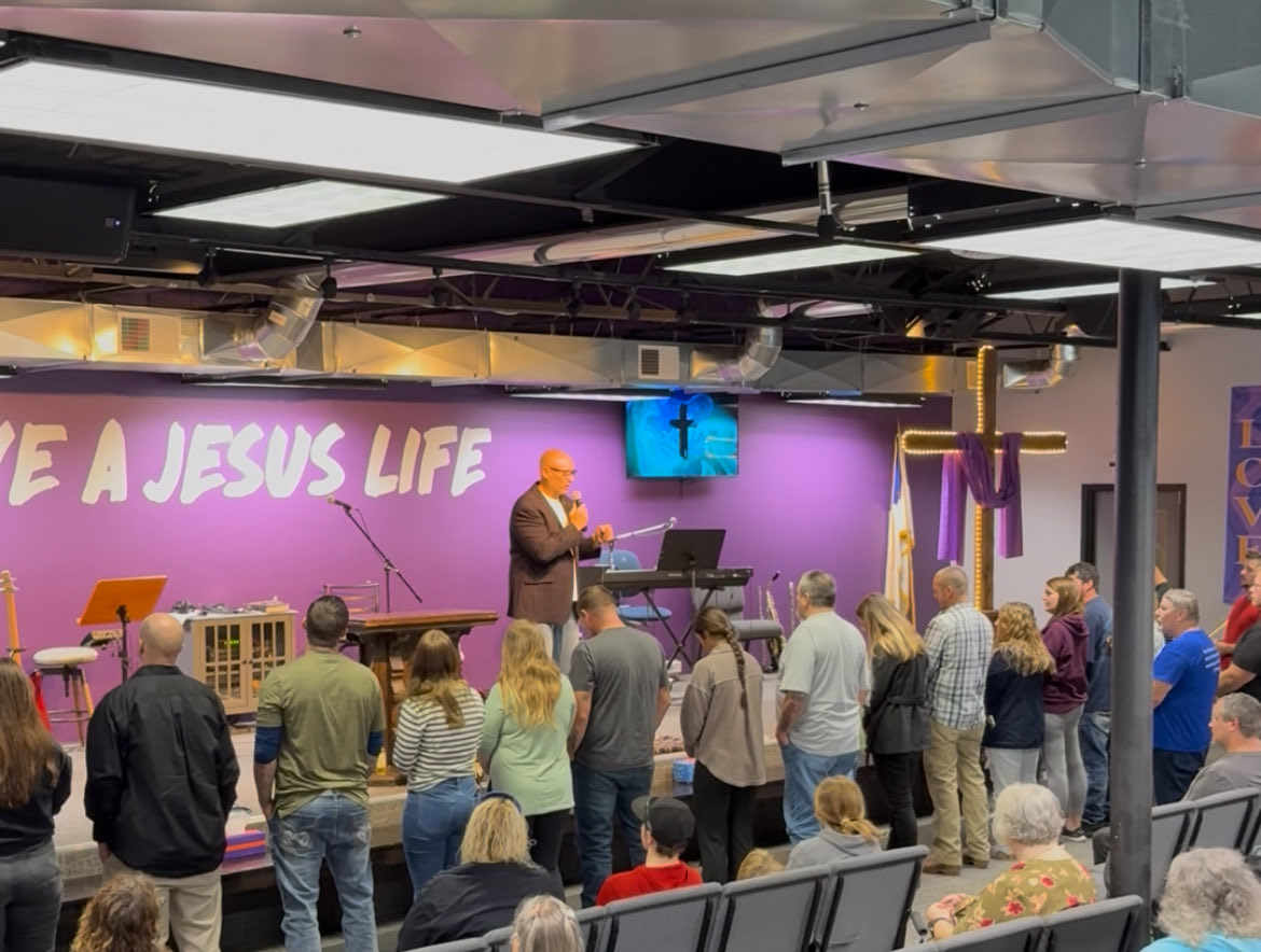 Rob_DeLuca's tweet photo. Sullivan Missouri: I had such a good time with Pastor Carl Duff and House of Hope! There were so many lives touched by the power of God over the weekend! People were saved, filled, healed and set free from the enemy! I love what they are doing with restoring people’s lives! https://t.co/ZGHzf8nFYz