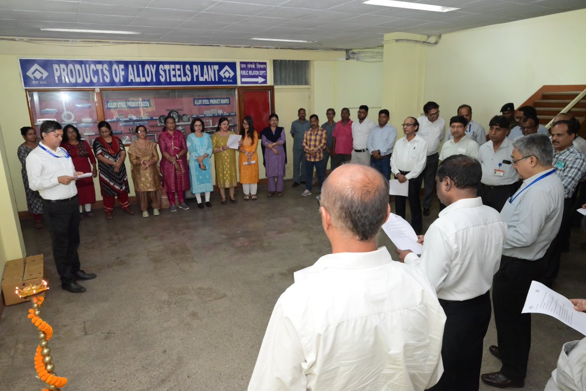 SAIL/ASP is observing Vigilance Awareness Week 2025 from 27.10.2025 to 02.11.2025.The observance of VAW 2025 commenced with the Integrity Pledge administered by Executive Director, ASP. The Executive Director,ASP, along with all Senior Executives of ASP and employees taking the