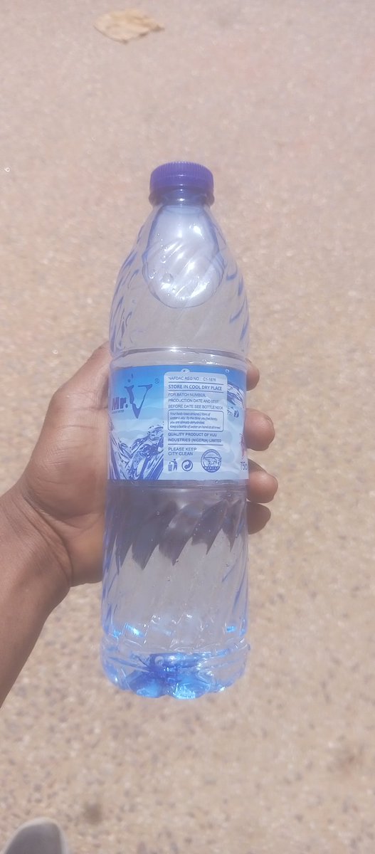 Mr_rat001's tweet image. Day 3 |Hydration challenge on @fogo dojo 
Stay Fluid, Stay Focused 
Energy flows where water goes.
Hydration = focus + balance + clarity.

As I sip, I also stay connected with valiant trade where innovation never dries out. 
#FogoDojo #HydrationChallenge
@eniolafaruq3…