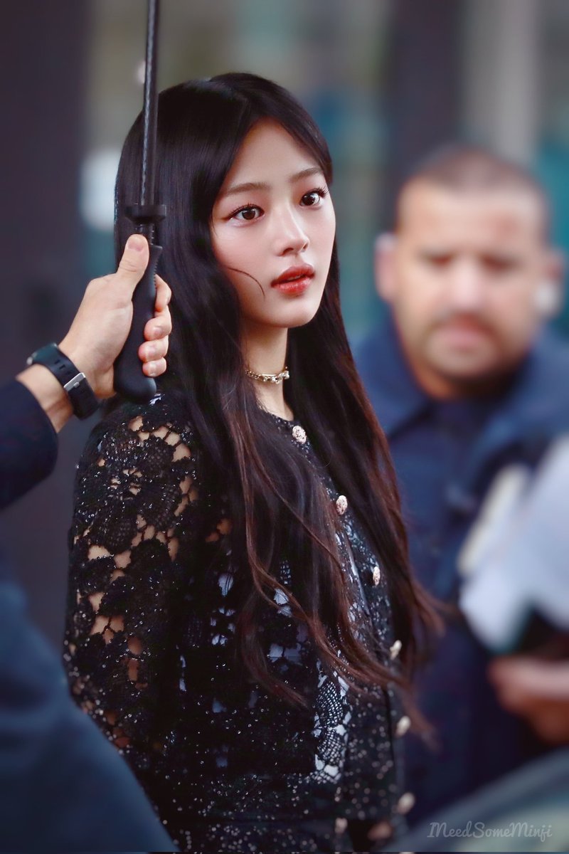 이렇게생긴여자너밖에없다고
이제너아니면안된다고