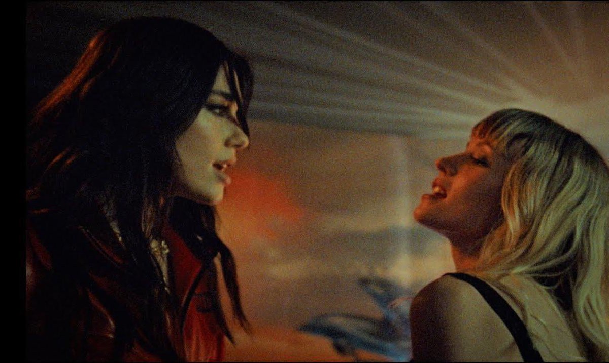 PopCrave's tweet image. 5 years ago today, Dua Lipa &amp;amp; Angèle released “Fever.”