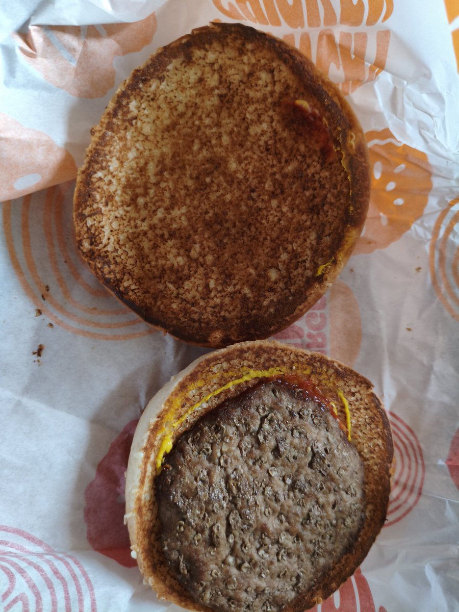 tucson112358's tweet photo. OSTATNI RAZ JEM W BURGER KINGU CO TO JEST https://t.co/4XJdfLXa1X