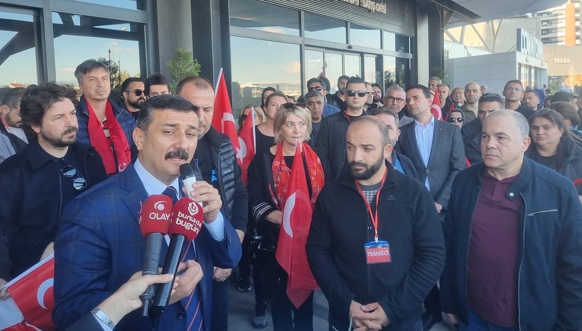 atisypmagdur0's tweet photo. 🇹🇷 Cumhuriyetimizin 102. yılında Downtown’daki Atış Yapı satış ofisi önünde “Mektup Bırakma Etkinliği” gerçekleştirdik.
Destekleri için İYİ Parti Bursa Milletvekili Selçuk Türkoğlu’na teşekkür ederiz. #atışyapı #RecepTayyipErdoğan #tmsf #selcukturkoglu #muratkurum #mustafabozbey https://t.co/M0IzlUoMN5