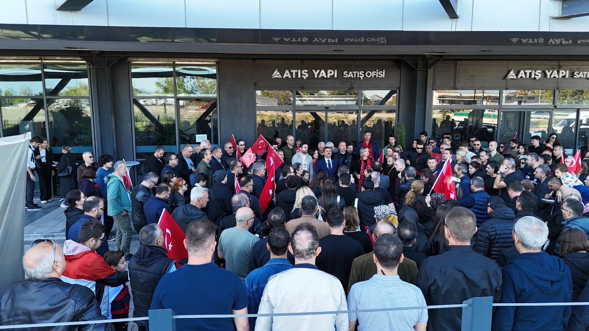 atisypmagdur0's tweet photo. 🇹🇷 Cumhuriyetimizin 102. yılında Downtown’daki Atış Yapı satış ofisi önünde “Mektup Bırakma Etkinliği” gerçekleştirdik.
Destekleri için İYİ Parti Bursa Milletvekili Selçuk Türkoğlu’na teşekkür ederiz. #atışyapı #RecepTayyipErdoğan #tmsf #selcukturkoglu #muratkurum #mustafabozbey https://t.co/M0IzlUoMN5
