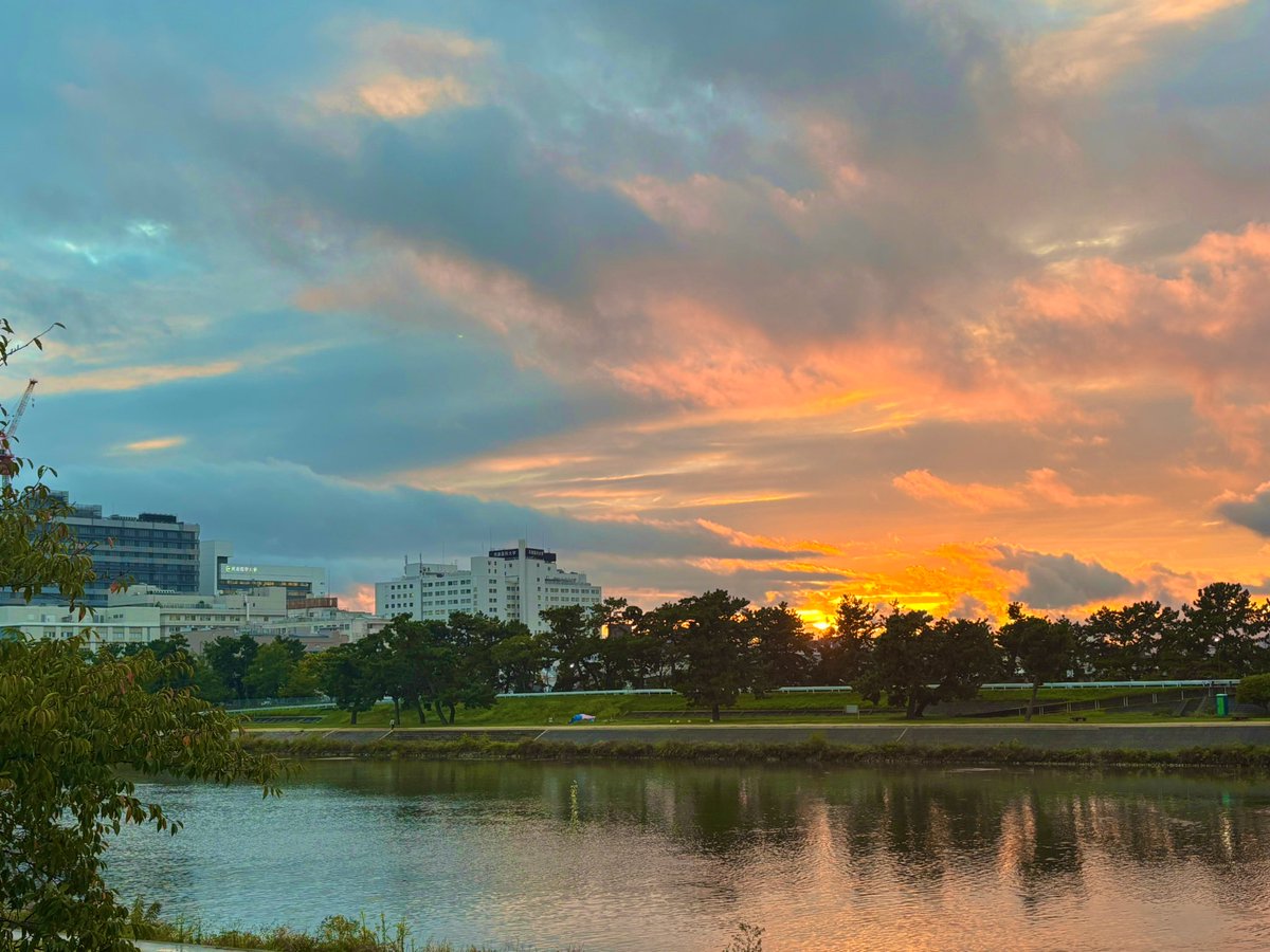 いつも武庫川に癒されてる。紀ノ川も、淀川も、寝屋川も、夙川も、加古川も好きだけど、今いる場所が最高だと思えるしあわせ✨