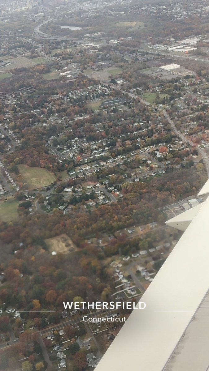 The view this morning coming into BDL colorful but not at all bright <a href="/bobmaxon/">Bob Maxon</a> <a href="/ryanhanrahan/">Ryan Hanrahan</a> <a href="/WxCarpino/">Anthony Carpino</a> <a href="/wx_alexis/">Alexis Clemons</a> <a href="/SteveGlazier/">Steve Glazier</a>